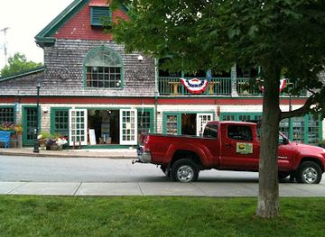 maine/bar-harbor/landmark/the-natural-history-center