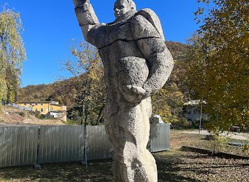 bulgaria/gabrovo/landmark/monument-to-yuri-gagarin