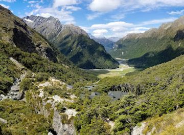 new-zealand/mount-aspiring-national-park/landmark/routeburn-track-trailhead-routeburn-shelter