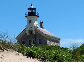 rhode-island/block-island/landmark/block-island-national-wildlife-refuge