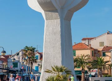 croatia/banovina/landmark/nob-monument