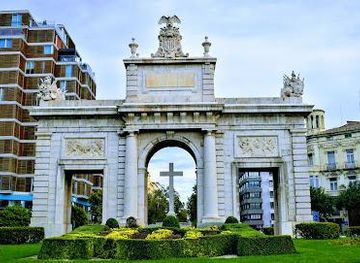 spain/valencia/landmark/placa-de-la-porta-de-la-mar