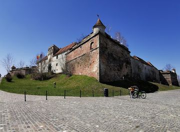 romania/transylvania/landmark/the-fortress-on-straja