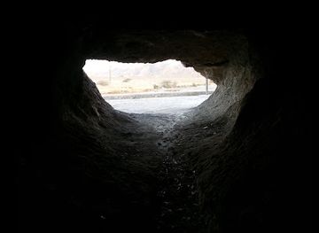 oman/ad-dakhiliyah-governorate/landmark/jarnan-cave