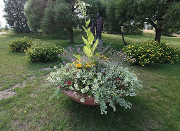 sweden/harjedalen/landmark/staty-harjulf-och-helga