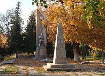 kyrgyzstan/karakol/landmark/unknown-warrior-monument