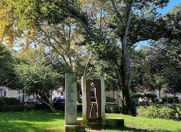 portugal/alentejo/landmark/monumento-de-homenagem-as-vitimas-de-homofobia