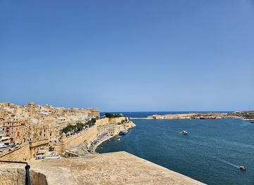 malta/cottonera/landmark/saluting-battery