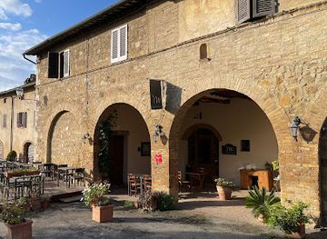 italy/val-d-orcia/landmark/ristorante-fonte-alla-vena