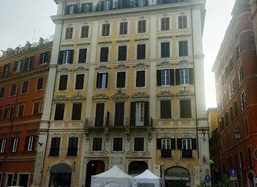 italy/rome/landmark/piazza-capranica