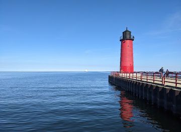 Milwaukee Pierhead Lighthouse