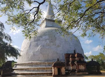 sri-lanka/polonnaruwa-district/landmark/kiri-vehera
