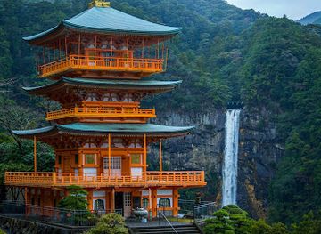 japan/chikuzen/landmark/nachi-waterfall