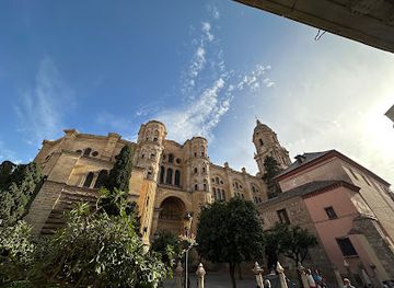 spain/malaga/landmark/fuente-plaza-del-obispo