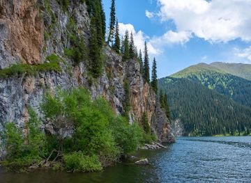 kazakhstan/kolsai-lakes/landmark/upper-kolsai-lake