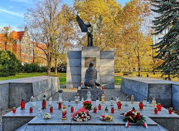 poland/wroclaw/landmark/the-lower-silesian-family-of-katyn