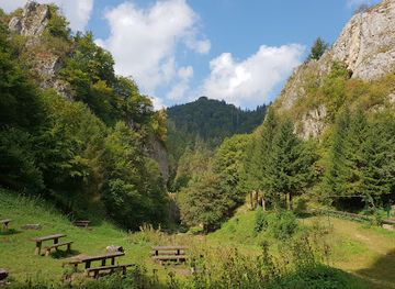 romania/brasov/stupini/landmark/solomon-s-rocks