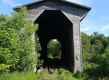 vermont/lamoille-county/landmark/fisher-covered-railroad-bridge