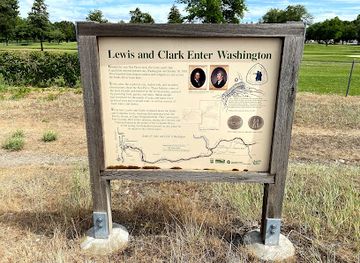 washington/western-washington/landmark/wa-state-historical-marker-36-lewis-clark-enter-washington