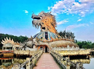 vietnam/south-central-coast/landmark/thuy-tien-lake