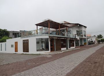 ecuador/galapagos-islands/landmark/crossing-galapagos-ecuador-galacrossing-s-a