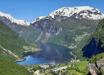 norway/geirangerfjord/landmark/punto-panoramico-geiranger-rock