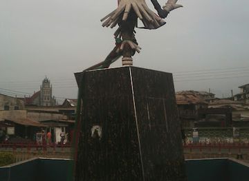 ghana/central-region/landmark/fetish-priest-statue
