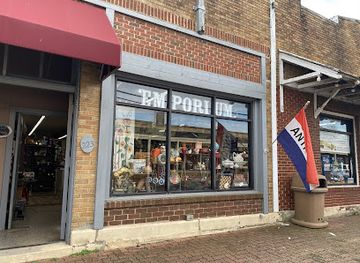 maryland/gaithersburg/landmark/emporium-antiques-of-olde-towne-gaithersburg