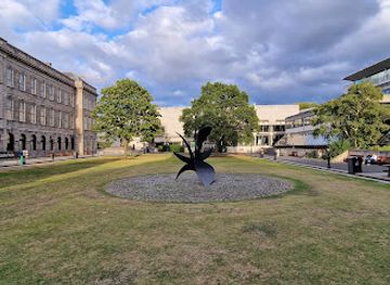 ireland/dublin/trinity-college/landmark/the-douglas-hyde-gallery