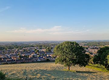united-kingdom/somerset/landmark/maes-knoll-tump-iron-age-hill-fort