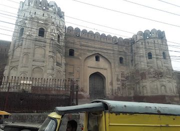india/punjab/landmark/fort-servants-quarters