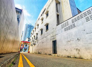 singapore/kallang/landmark/leong-san-see-temple-entrance-arch