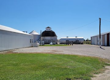 illinois/central-illinois/landmark/round-barn