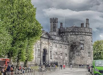 ireland/county-kilkenny/landmark/the-parade-tower-wing