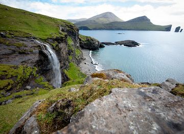 faroe-islands/sorvagur/landmark/skarosafossur