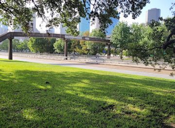texas/houston/landmark/sabine-street-footbridge