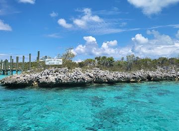 the-bahamas/nassau-and-paradise-island/landmark/aqua-shores-luxury-powerboat-tours-bahamas