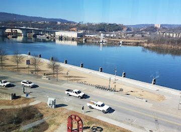 tennessee/chattanooga-riverfront/landmark/tennessee-aquarium