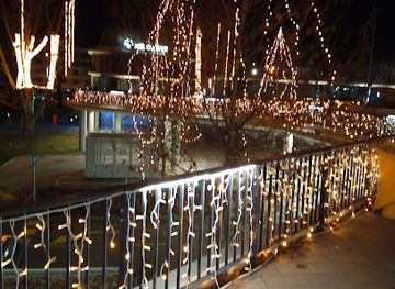 hungary/tatabanya/landmark/megyehaza-ter