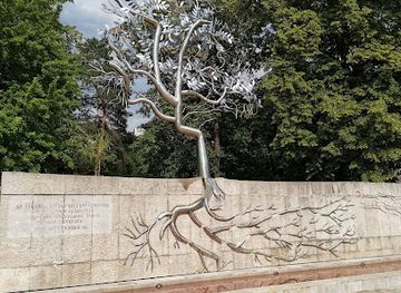 hungary/tatabanya/landmark/eletfa