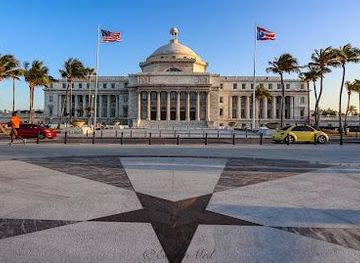 puerto-rico/port-of-san-juan/landmark/plaza-de-la-democracia