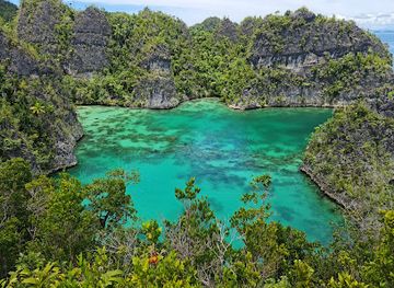 indonesia/raja-ampat/landmark/telaga-bintang-raja-ampat
