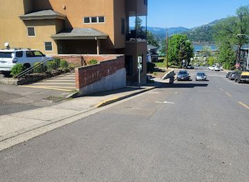 oregon/hood-river/landmark/columbia-gorge-chocolates