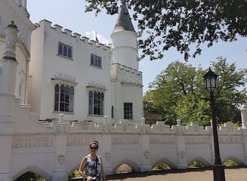 united-kingdom/surrey/landmark/strawberry-hill-house-garden