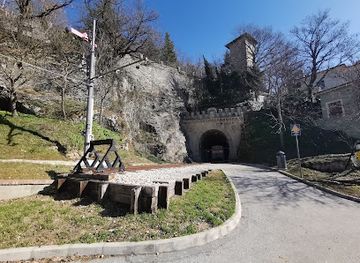 san-marino/monte-giardino/landmark/galleria-montale-san-marino-train