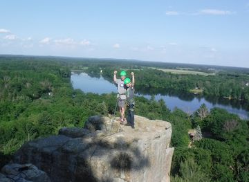 wisconsin/wisconsin-dells/landmark/vertical-illusions-wisconsin-dells-zip-line-kayak-and-rock-climbing-center