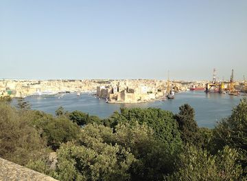 malta/southern-harbour/landmark/grandmaster-palace-courtyard
