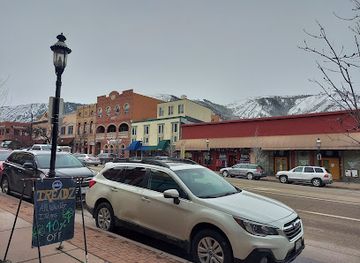 colorado/glenwood-springs/landmark/native-son-restaurant-and-bar