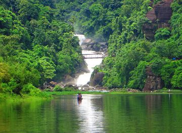 bangladesh/tanguar-haor/landmark/panthumai-waterfall