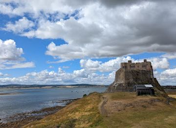 united-kingdom/roxburghshire/landmark/lindisfarne-castle